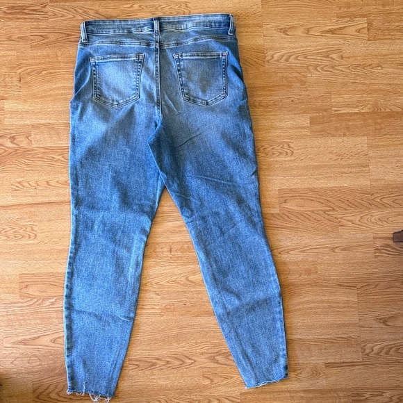 Edgely High Rise Super Skinny Distressed Women's Jeans Size 14 Regular - Picture 7 of 8